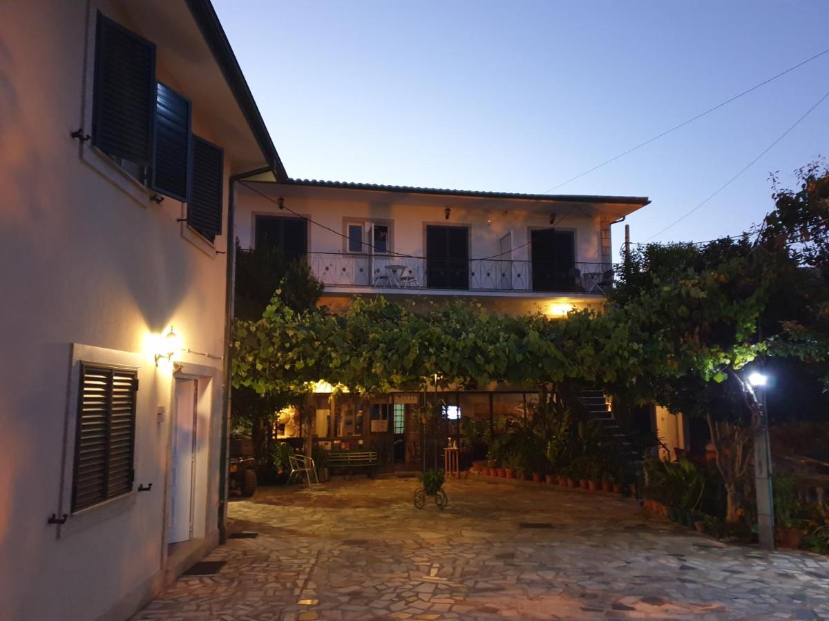 Casa Dos Santos Alojamento - Guest House Geres Exterior foto